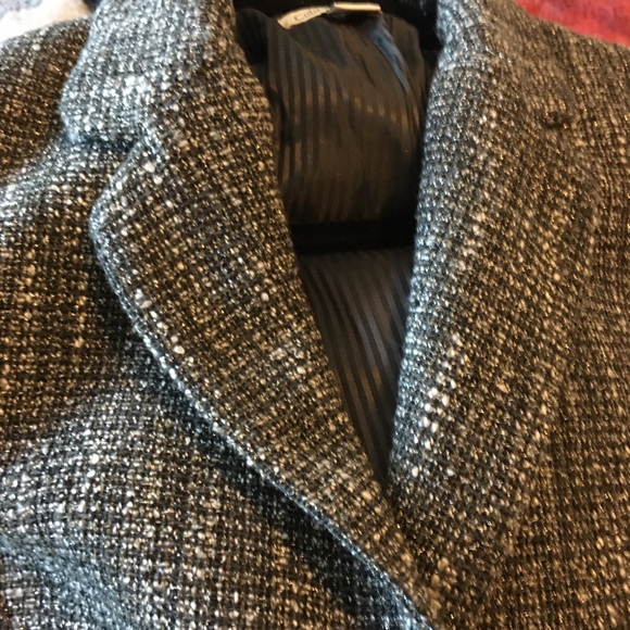 Great silk lined Jacket with silver threads. - Picture 3 of 7